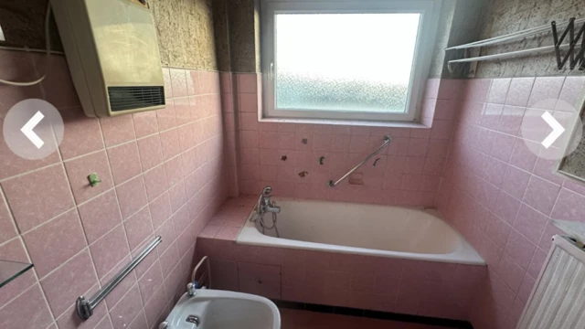 Salle de bain Metz avant rénovation Pierre rénovation Batiment