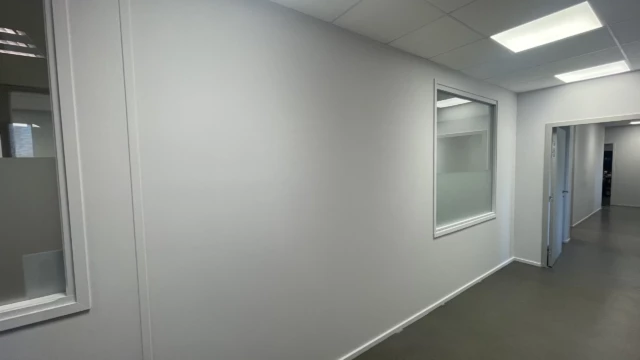 Rénovation bureaux Metz — finitions peinture